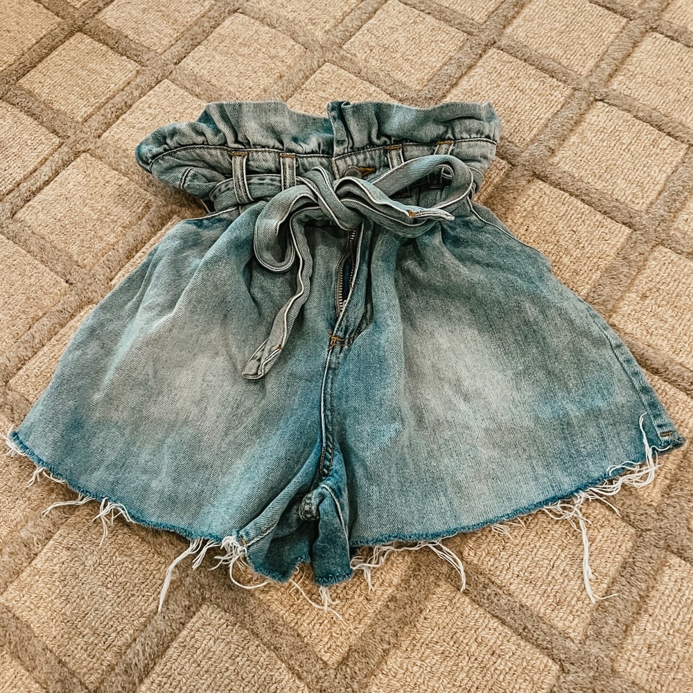 Denim shorts w/belt. Never worn